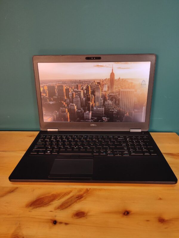 Dell Precision 3530 - تصویر 4