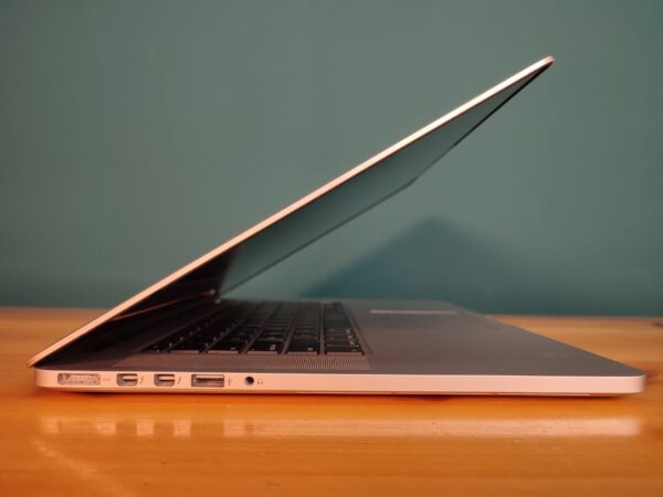 Apple MacBook Pro A1398 - تصویر 2