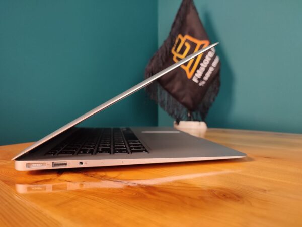 Apple MacBook Air A1466 - تصویر 4