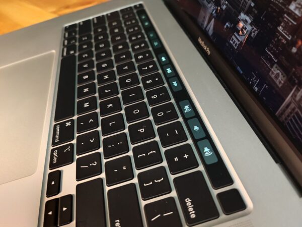 مک بوک پرو Apple MacBook Pro A2141 - تصویر 4