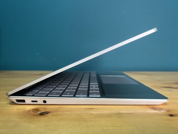 Microsoft Surface Laptop Go - تصویر 6