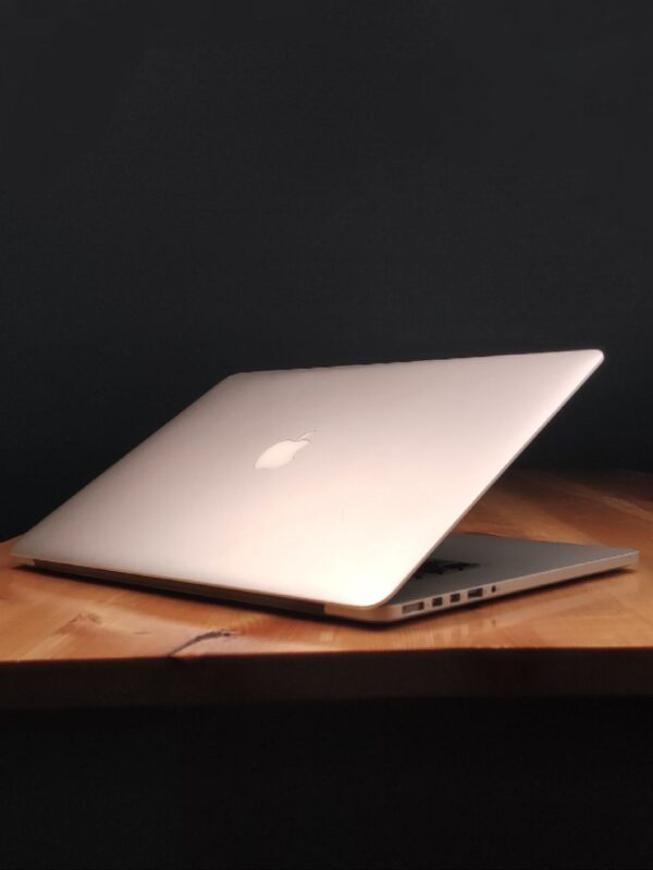 MacBook Pro 1398A - تصویر 4